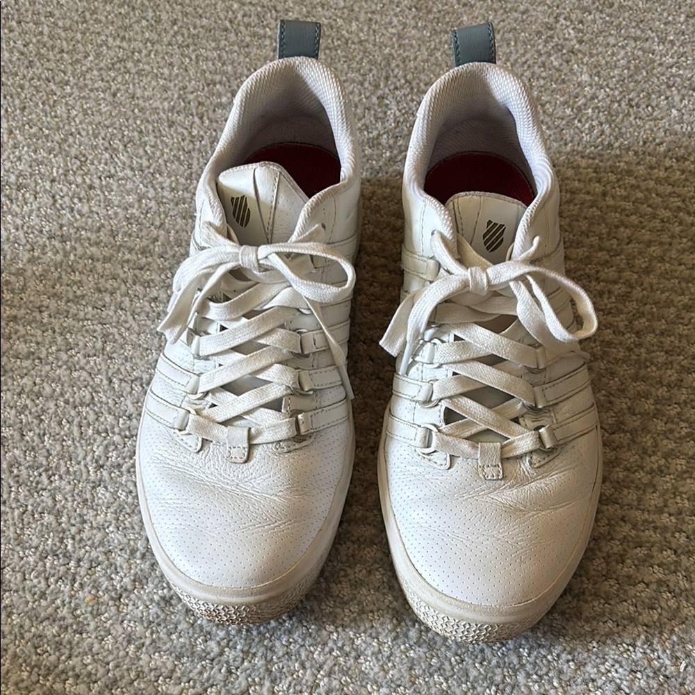 K-Swiss White Sneakers with Knit Upper and Cushioned Midsole